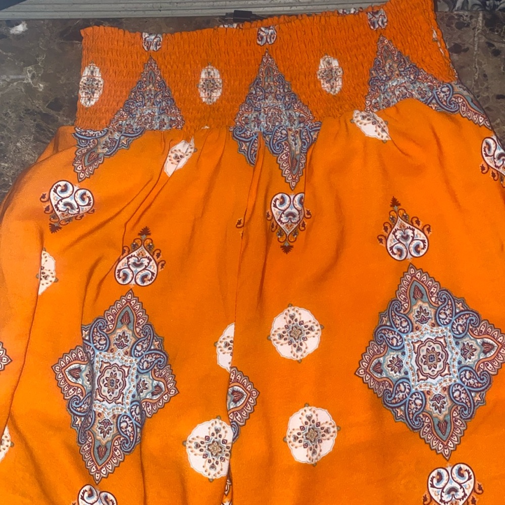 They are really comfortable to wear I love them but I just need them gone 🧡14$.